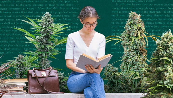 Jeune femme lisant un livre entourée de plantes de cannabis luxuriantes dans un jardin vibrant, mettant en valeur la détente et la nature.